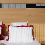 Domaine Des Terres Du Val 4*