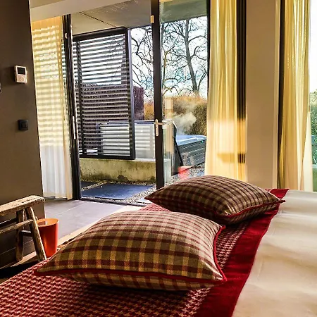 מלון Domaine Des Terres Du Val 4*