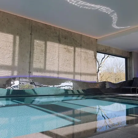 Domaine Des Terres Du Val Hotel