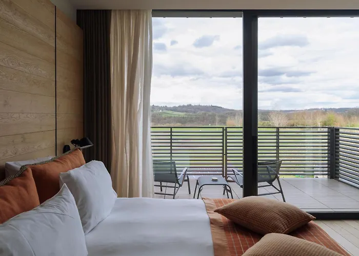 Hotel Domaine Des Terres Du Val